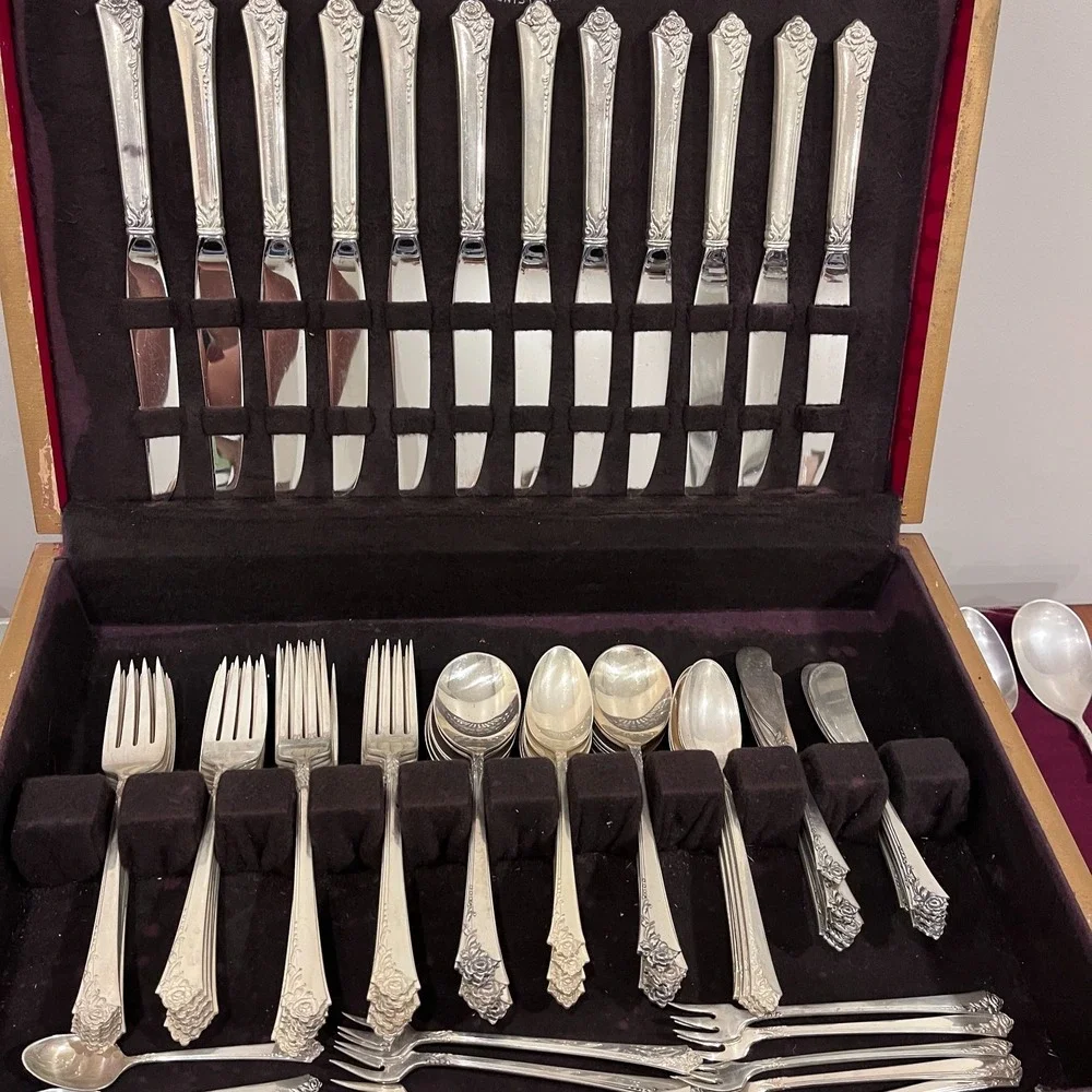 Damask Rose by Oneida Sterling Silver Flatware Set For 12 Service 96 pieces, Box